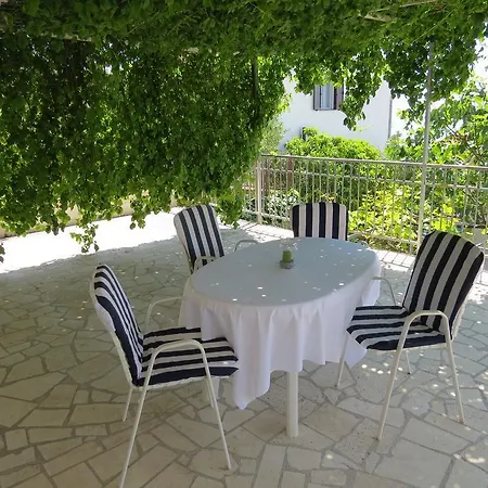 Lovric - 30 Meters To The Beach Appartement *