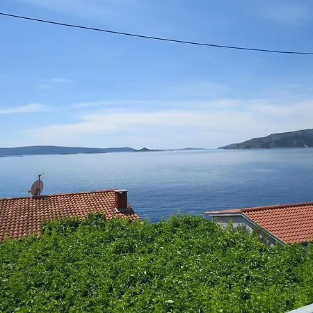 Appartement Lovric - 30 Meters To The Beach
