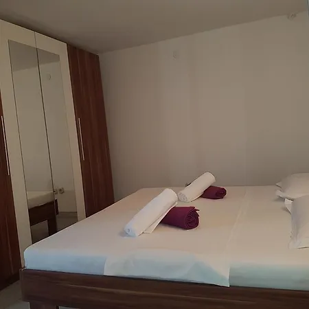 Lovric - 30 Meters To The Beach * Trogir