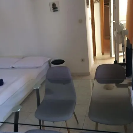 Lovric - 30 Meters To The Beach * Trogir