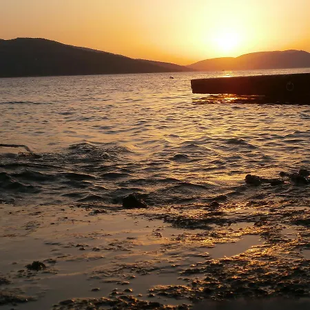 Lovric - 30 Meters To The Beach Appartement