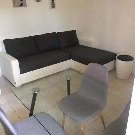 Lovric - 30 Meters To The Beach * Trogir