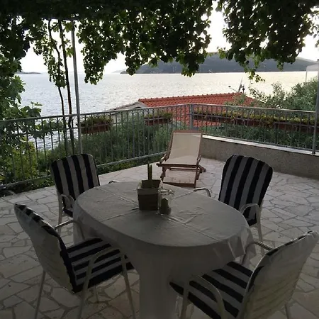 Lejlighed Lovric - 30 Meters To The Beach Trogir