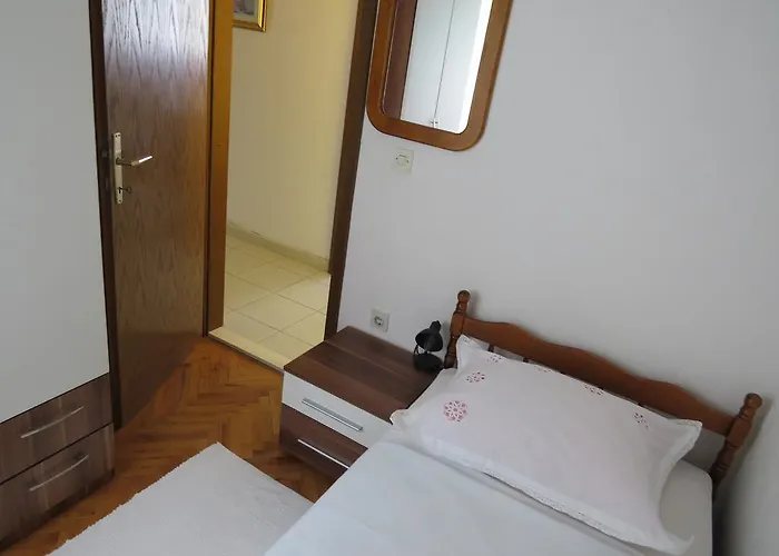 Lovric - 30 Meters To The Beach Apartament