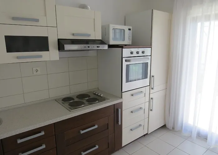 Lovric - 30 Meters To The Beach Apartament *