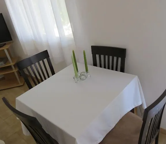 Lovric - 30 Meters To The Beach Apartament *