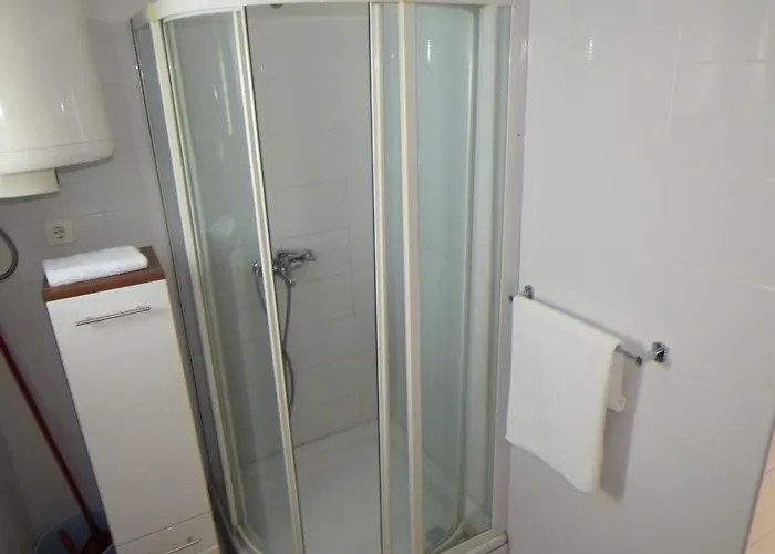 Appartamento Lovric - 30 Meters To The Beach Traù