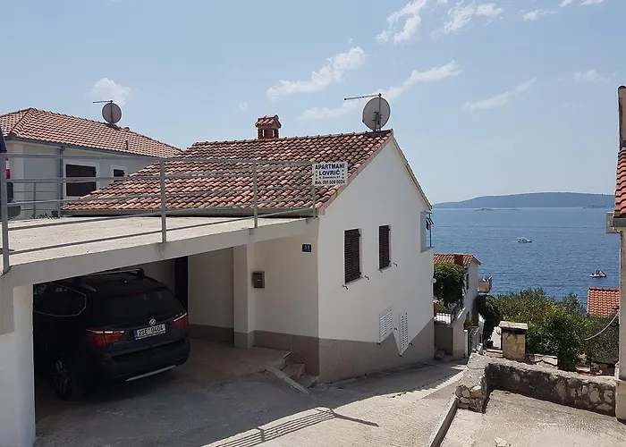 Lovric - 30 Meters To The Beach Apartament