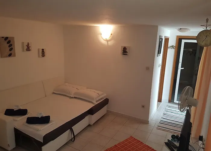 Lovric - 30 Meters To The Beach Apartament