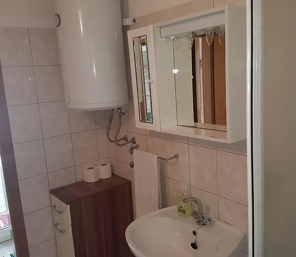 Lovric - 30 Meters To The Beach * Trogir