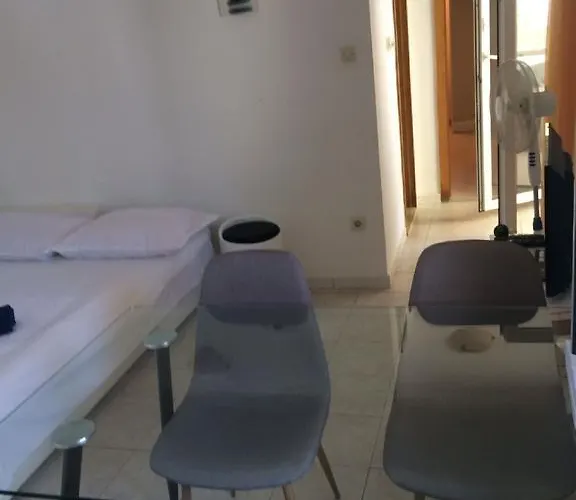 Lovric - 30 Meters To The Beach * Trogir