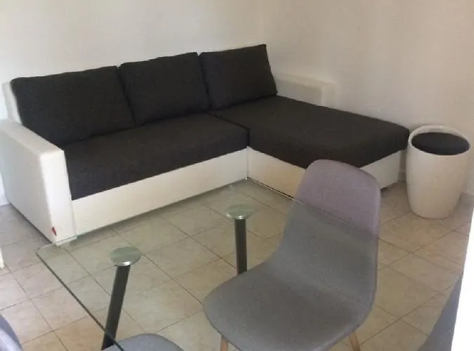 Lovric - 30 Meters To The Beach * Trogir