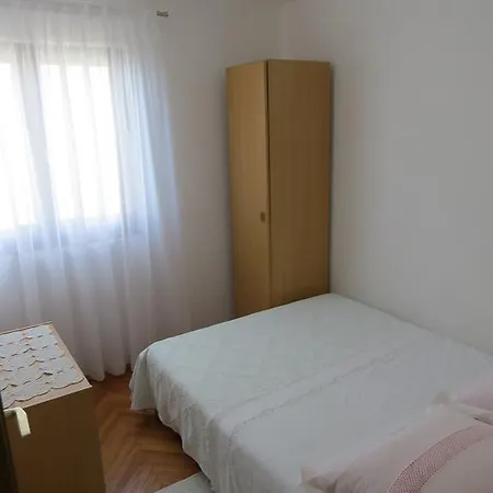 Lovric - 30 Meters To The Beach Apartman Trogir