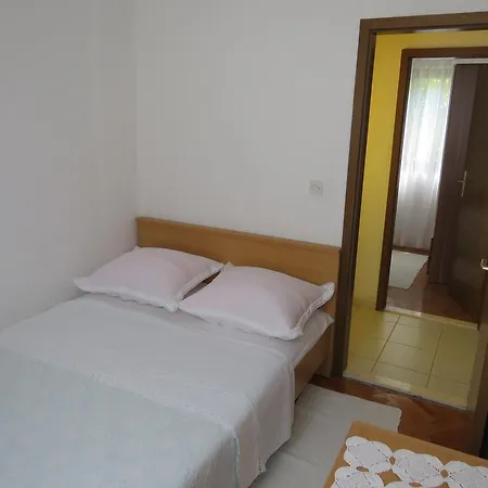 Apartman Lovric - 30 Meters To The Beach *