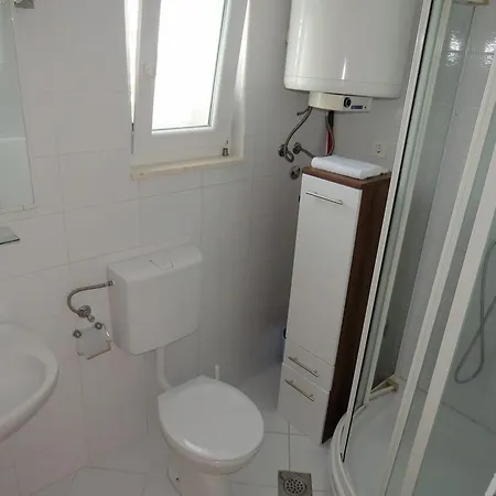 Lovric - 30 Meters To The Beach Apartman Trogir