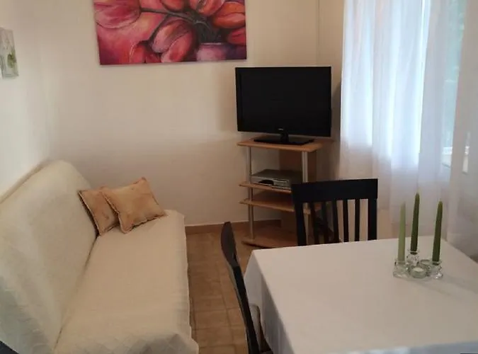 Appartement Lovric - 30 Meters To The Beach *