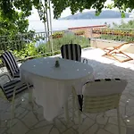 Lovric - 30 Meters To The Beach Апартаменты Трогир
