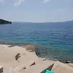 Lovric - 30 Meters To The Beach Апартаменты Трогир