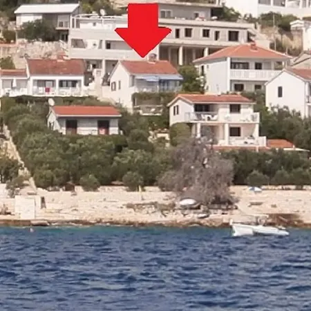 Апартаменты Lovric - 30 Meters To The Beach Трогир